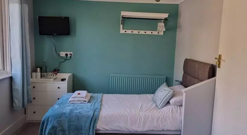 Отель Rowcroft Lodge