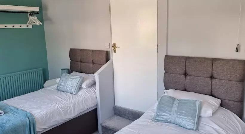 Отель Rowcroft Lodge