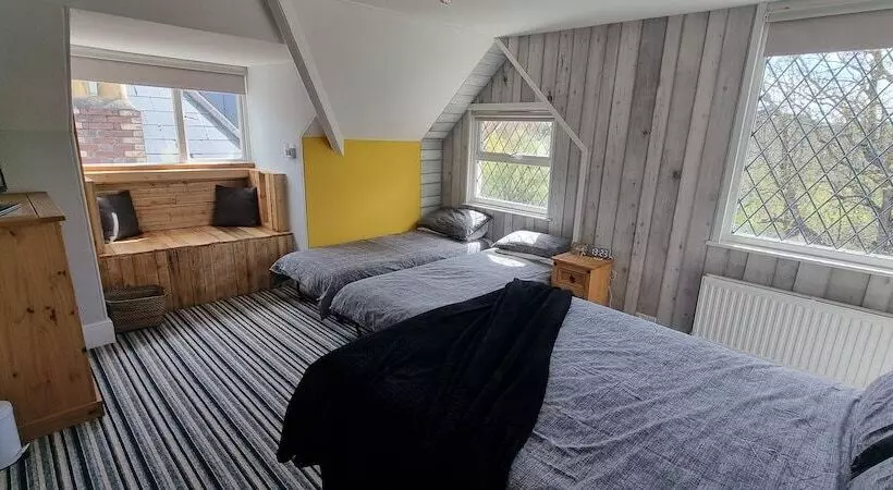 Отель Rowcroft Lodge