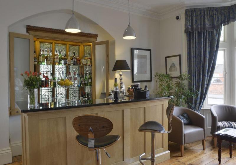 酒店 Taunton Town House