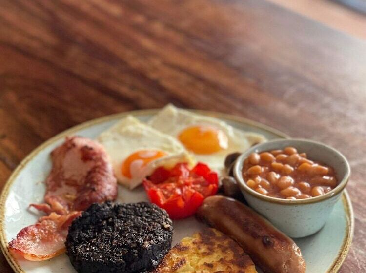 בית מלון כפרי The George Inn