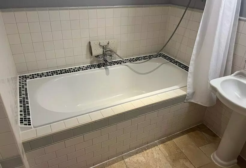 酒店 The George Inn