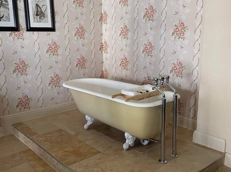 בית מלון כפרי The George Inn