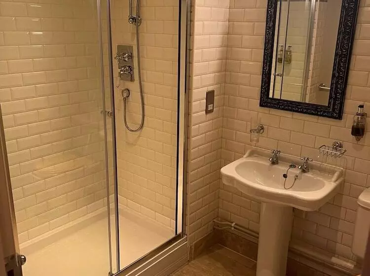 酒店 The George Inn