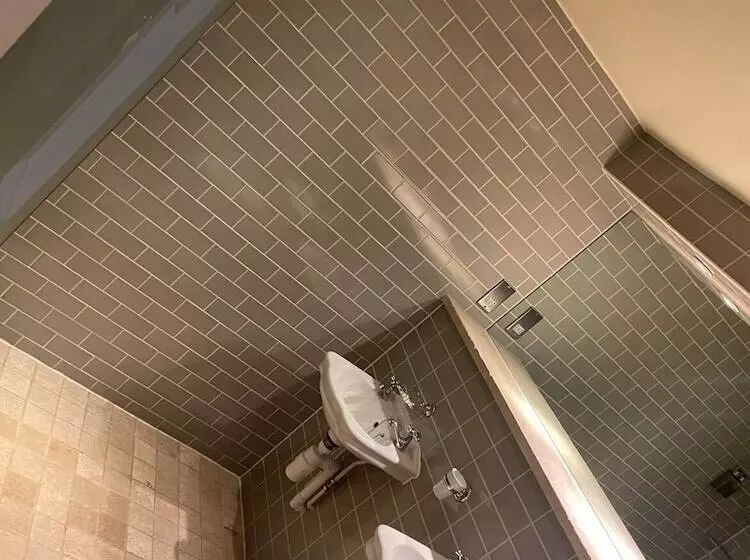 酒店 The George Inn