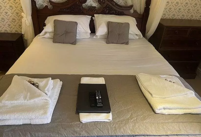 酒店 The George Inn