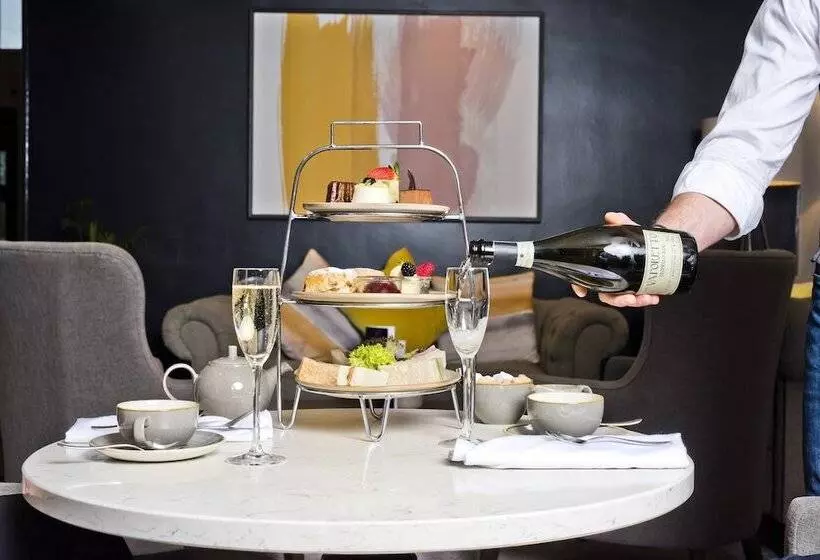 Отель Voco Oxford Spires, An Ihg