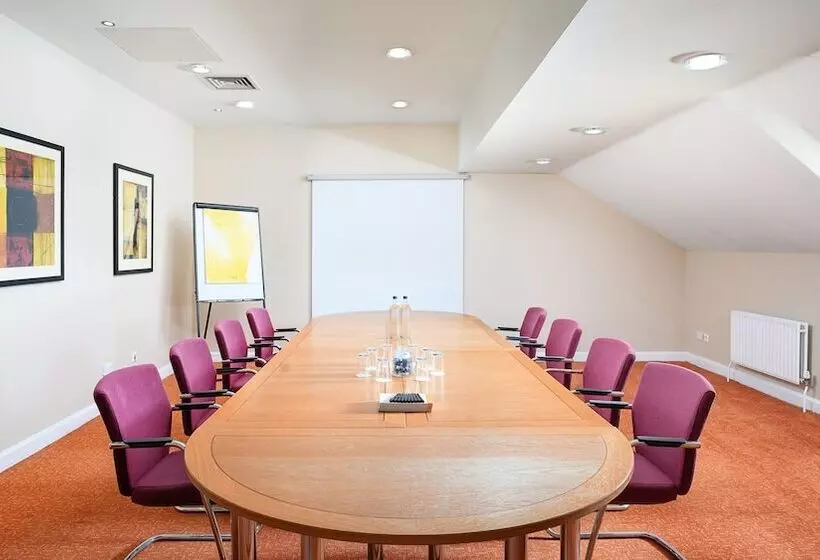 Отель Voco Oxford Spires, An Ihg