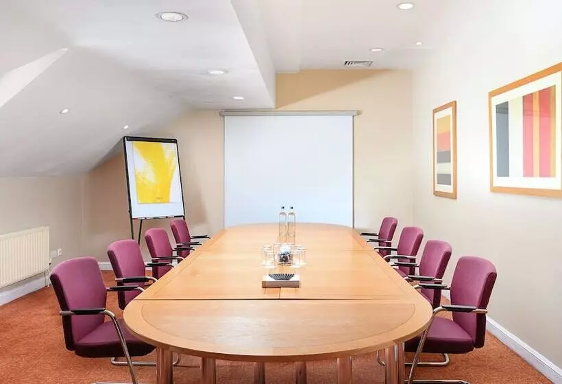 Отель Voco Oxford Spires, An Ihg