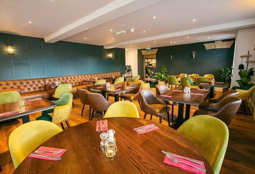 Отель Woodfalls Inn