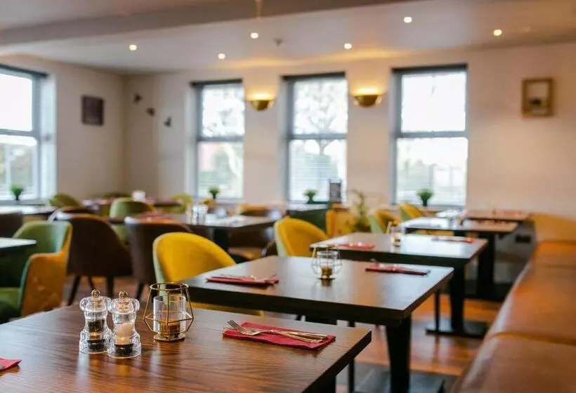 Отель Woodfalls Inn