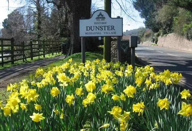 Отель Yarn Market