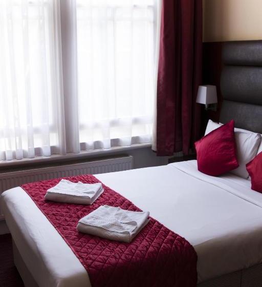 هتل Lord Jim  Earls Court