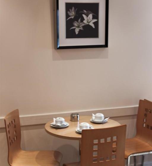 هتل Lord Jim  Earls Court