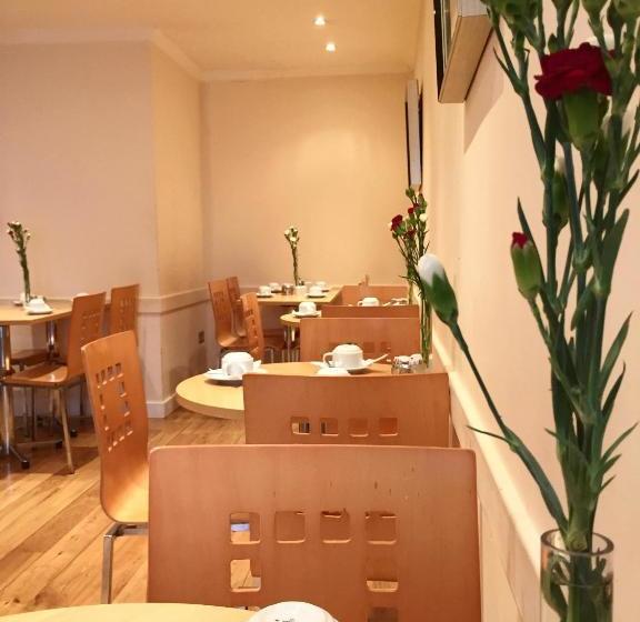 هتل Lord Jim  Earls Court