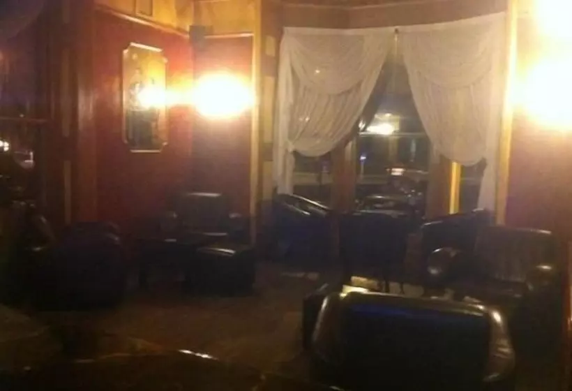 Отель Cartwright