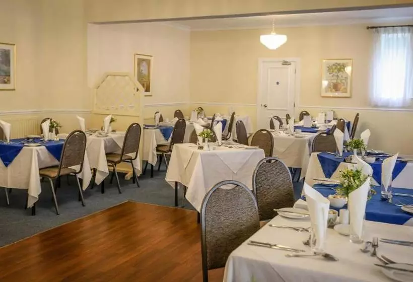 בית מלון כפרי The Mayfair