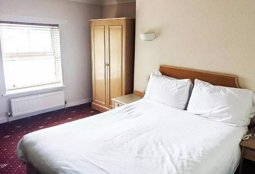 בית מלון כפרי The Mayfair