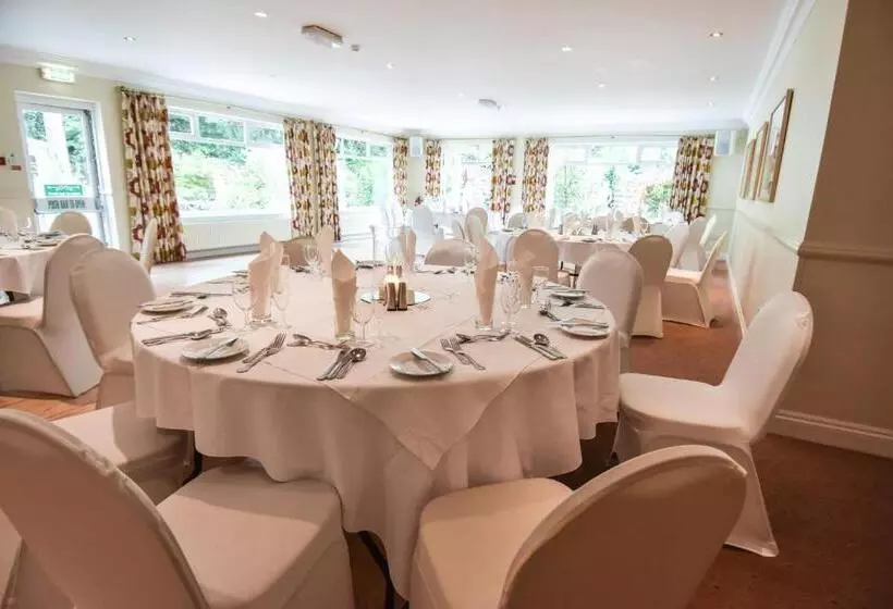 בית מלון כפרי The Mayfair