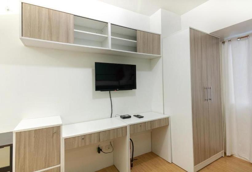 בית מלון כפרי Amaia Skies Avenida By Oyo Rooms