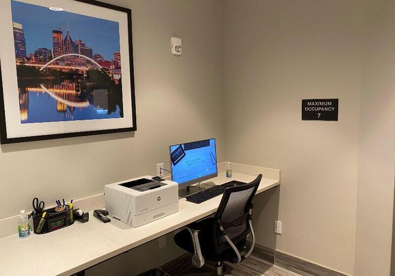 فندق Candlewood Suites Lebanon, An Ihg