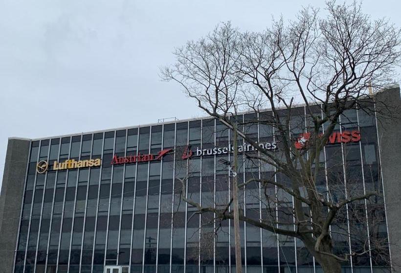 בית מלון כפרי Coliseum Inn & Suites  Garden City Long Island