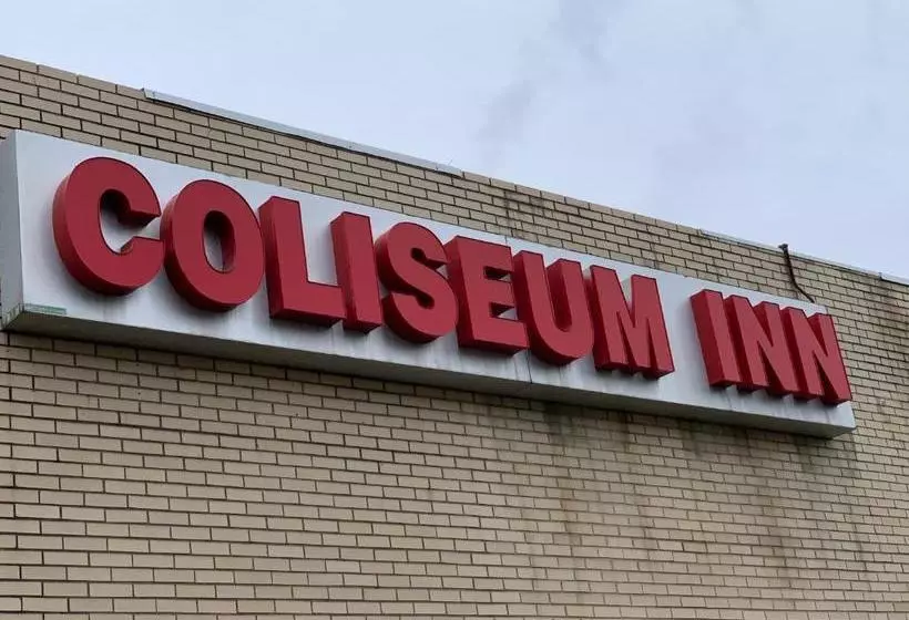 ホテル Coliseum Inn & Suites  Garden City Long Island