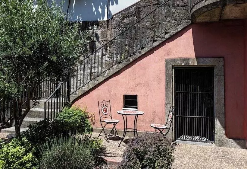 پانسیون Guesthouse Bonjardim