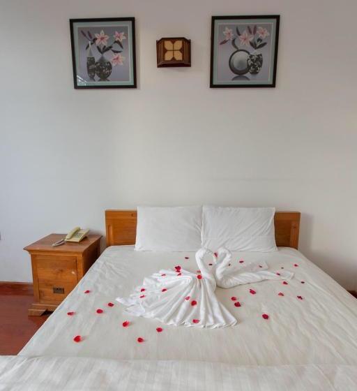 هتل Pi Hostel Dalat