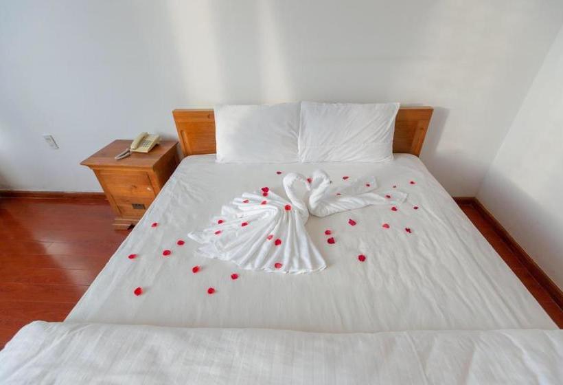 هتل Pi Hostel Dalat