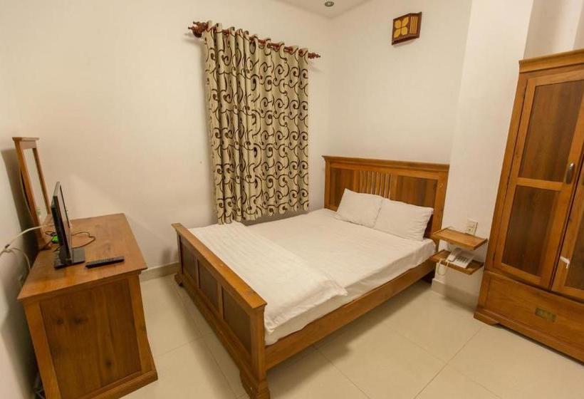 هتل Pi Hostel Dalat