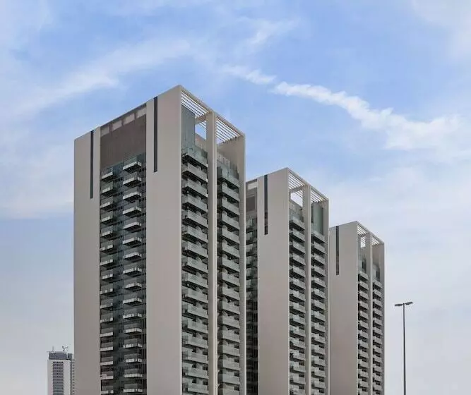 هتل Millennium Executive Apartments Mont Rose
