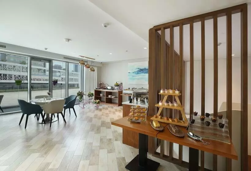 هتل Millennium Executive Apartments Mont Rose