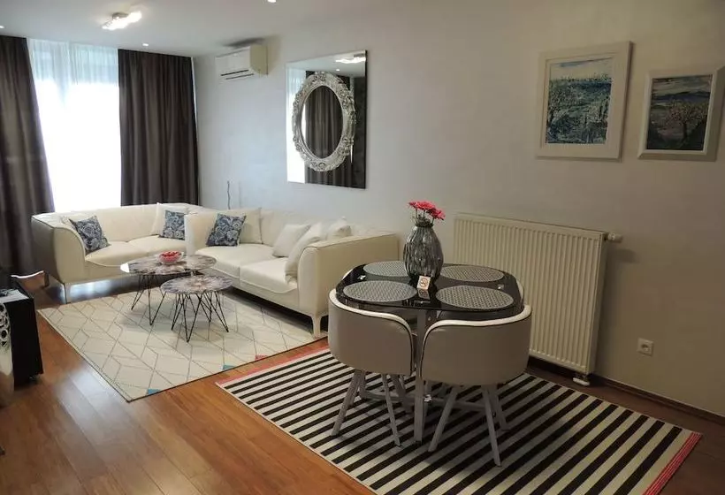King & Queen Apartments
