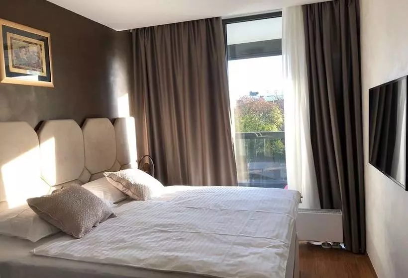 King & Queen Apartments