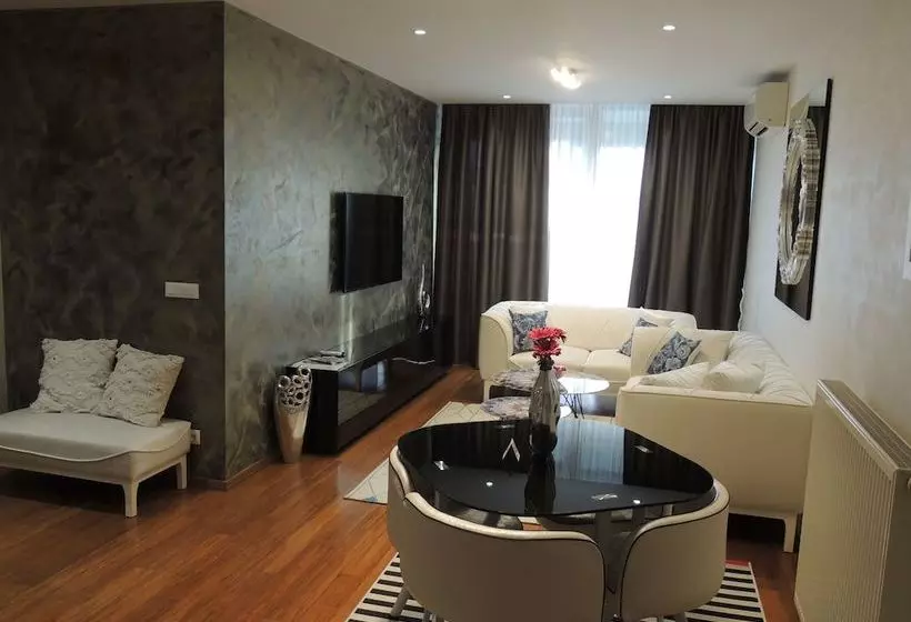 King & Queen Apartments