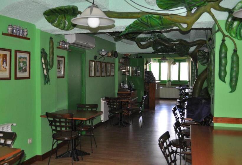 بنسيون La Casa Dels Poetes