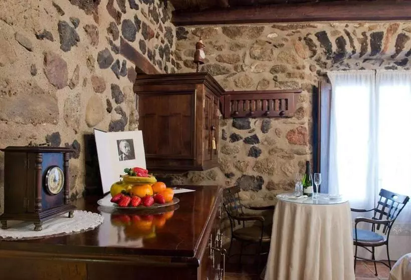 پانسیون La Casa Dels Poetes
