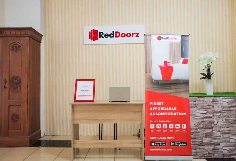 بنسيون Reddoorz Near Plaza Araya Malang