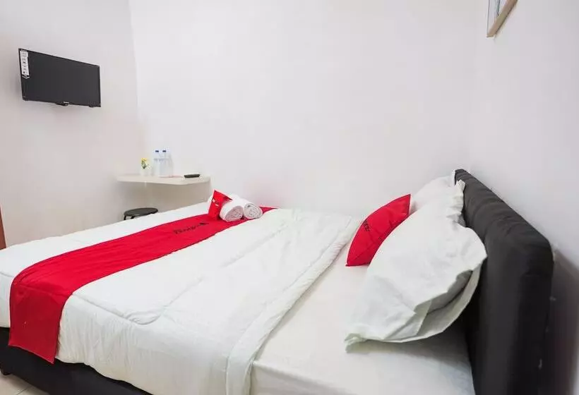 پانسیون Reddoorz Near Plaza Araya 2