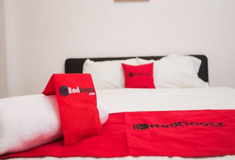 بنسيون Reddoorz Near Plaza Araya Malang