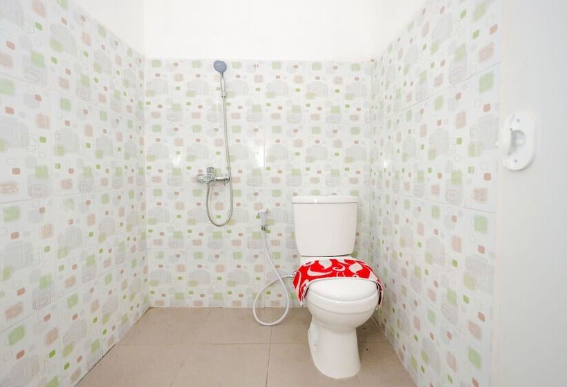 بنسيون Reddoorz Near Plaza Araya Malang