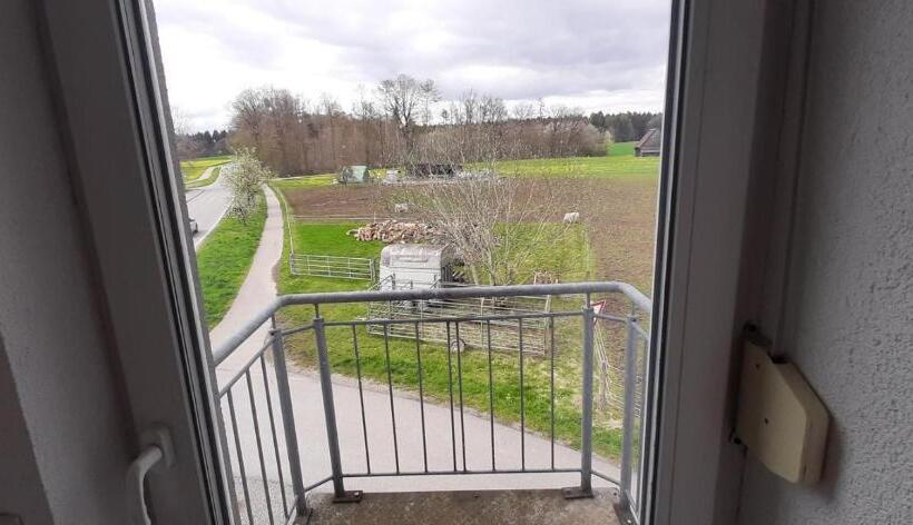 Hostal Biberach Riss Zimmer Frei, Einzel Zimmer Bad Küche