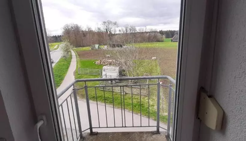 Hostelli Biberach Riss Zimmer Frei, Einzel Zimmer Bad Küche