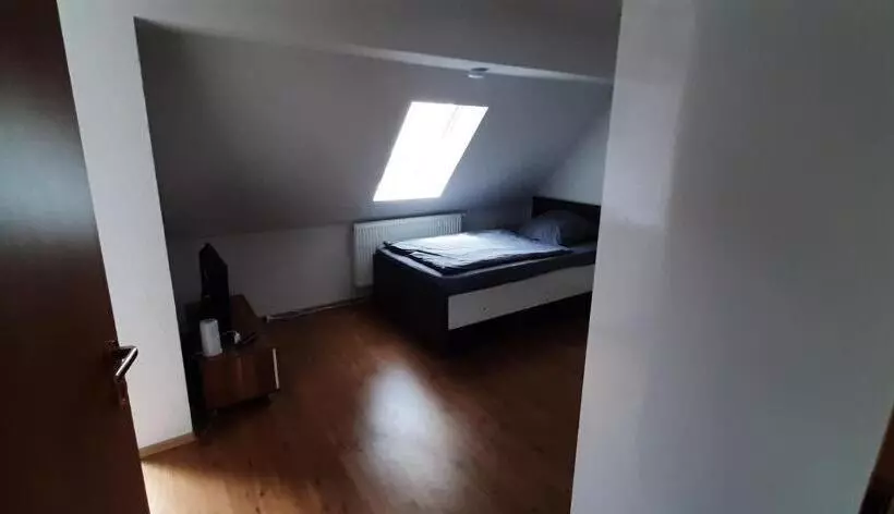 Hostelli Biberach Riss Zimmer Frei, Einzel Zimmer Bad Küche