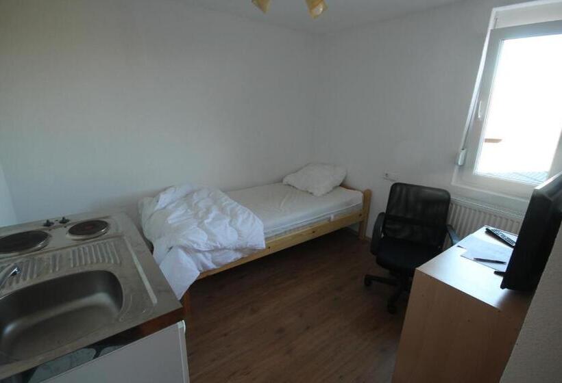Hostal Biberach Riss Zimmer Frei, Einzel Zimmer Bad Küche