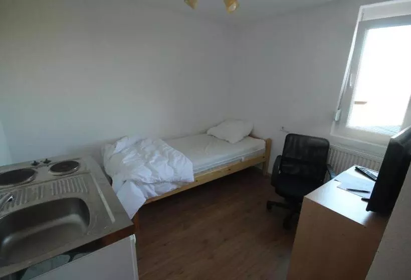 Hostelli Biberach Riss Zimmer Frei, Einzel Zimmer Bad Küche