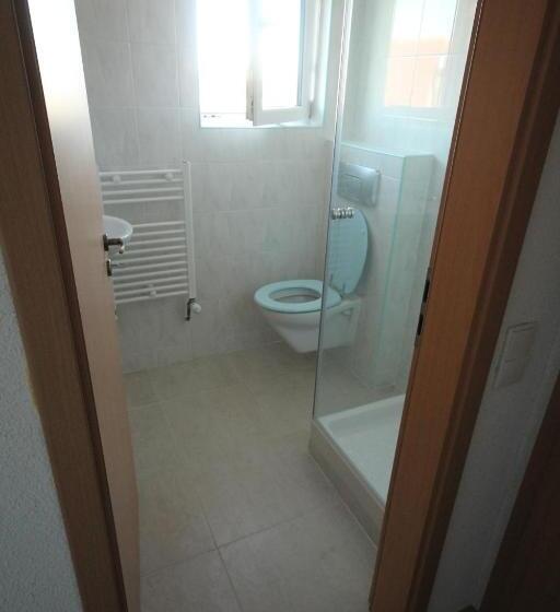 Hostal Biberach Riss Zimmer Frei, Einzel Zimmer Bad Küche