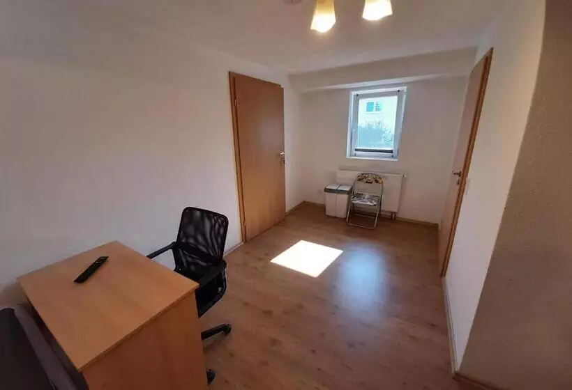 Hostelli Biberach Riss Zimmer Frei, Einzel Zimmer Bad Küche