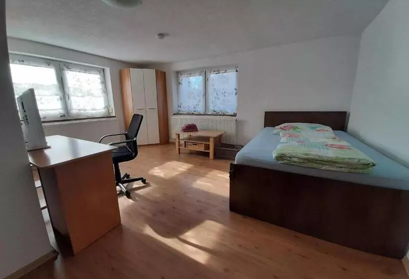 Hostelli Biberach Riss Zimmer Frei, Einzel Zimmer Bad Küche